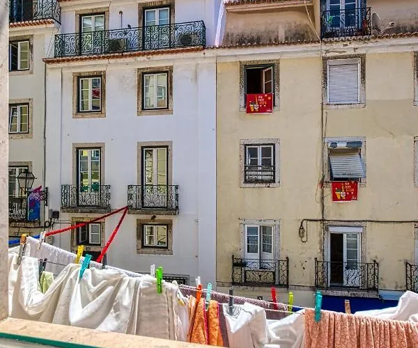 Amazing Duplex At Alfama شقة *