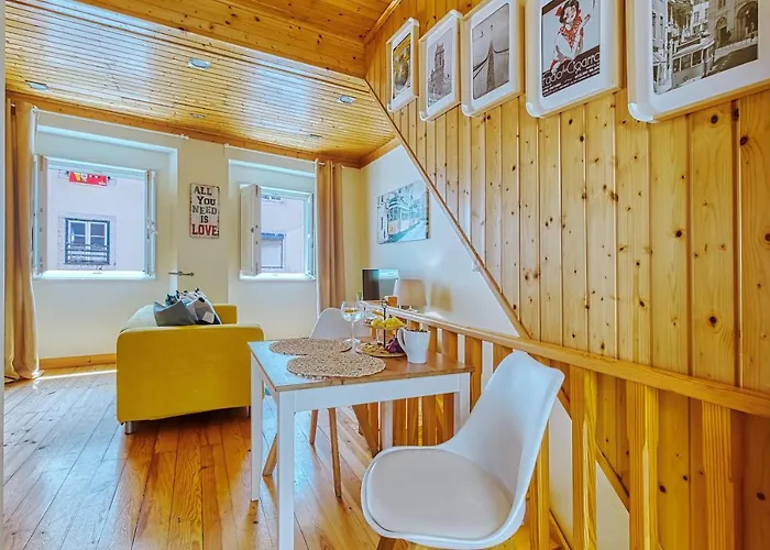 Apartment Amazing Duplex At Alfama Lisbon