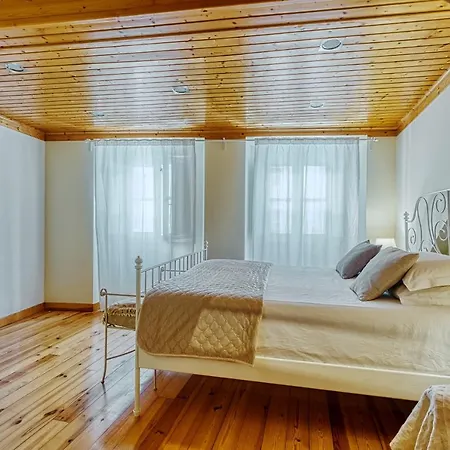 Amazing Duplex At Alfama Lisbona